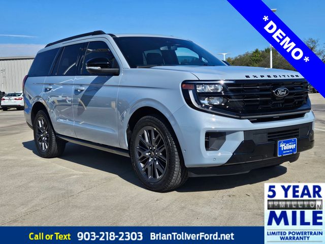 2025 Ford Expedition Platinum's photo