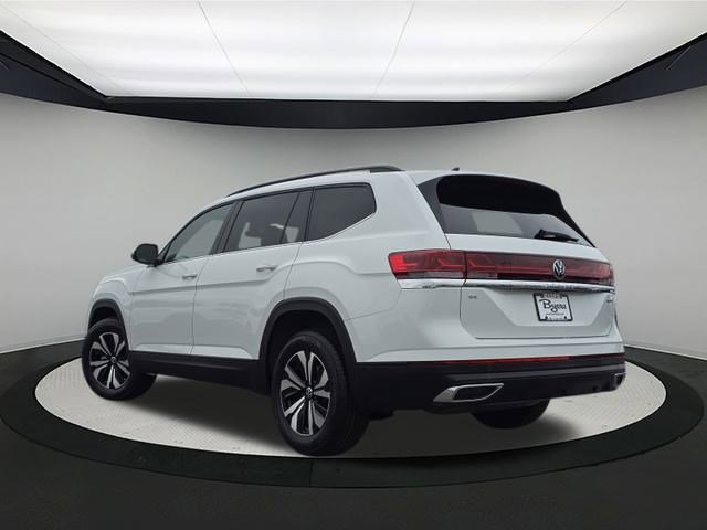 2025 Volkswagen Atlas SE photo 3