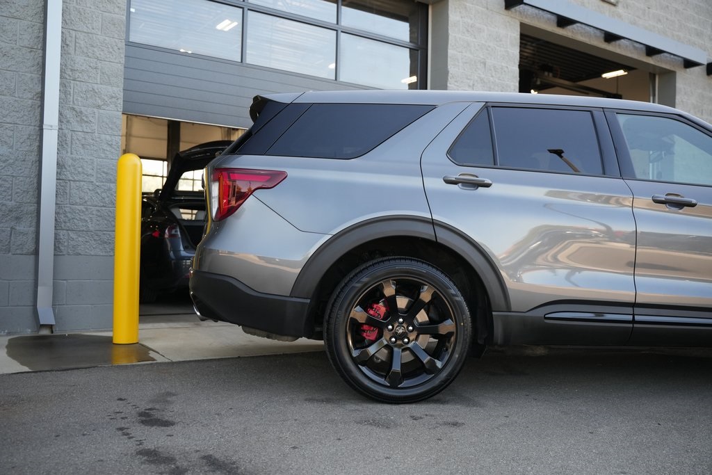 2022 Ford Explorer ST photo 5