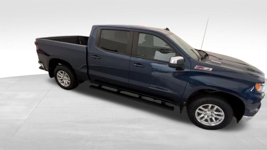 2023 Chevrolet Silverado 1500 LT photo 6