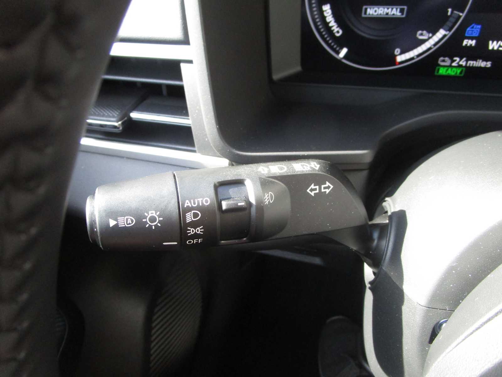 2023 Mitsubishi Outlander PHEV SE photo 26