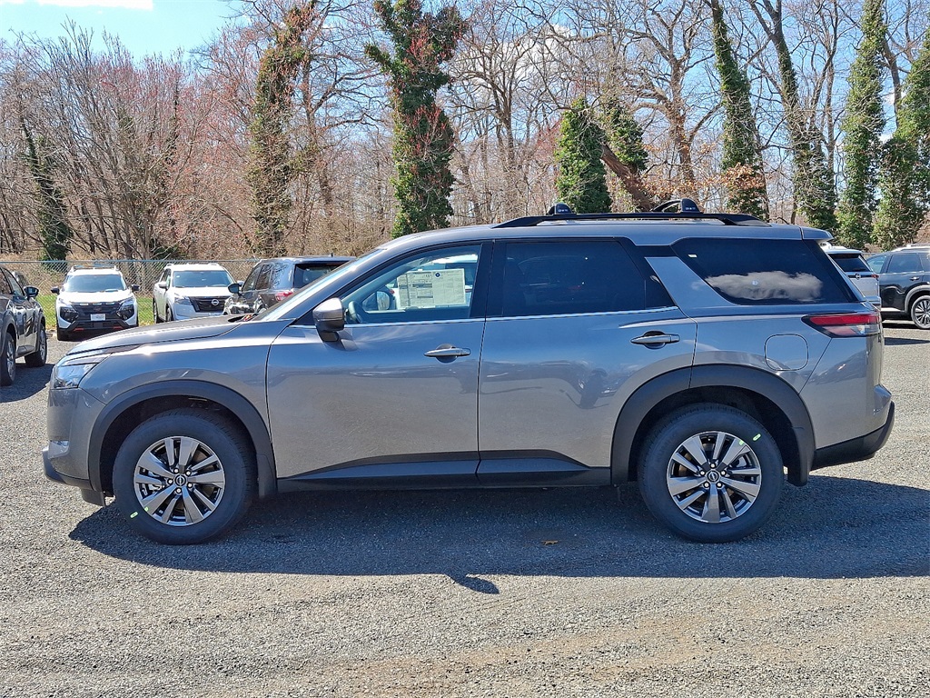 2025 Nissan Pathfinder SV photo 3