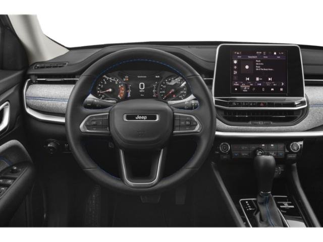 2022 Jeep Compass Latitude Lux photo 3