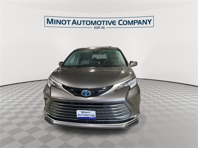 2021 Toyota Sienna Limited photo 3
