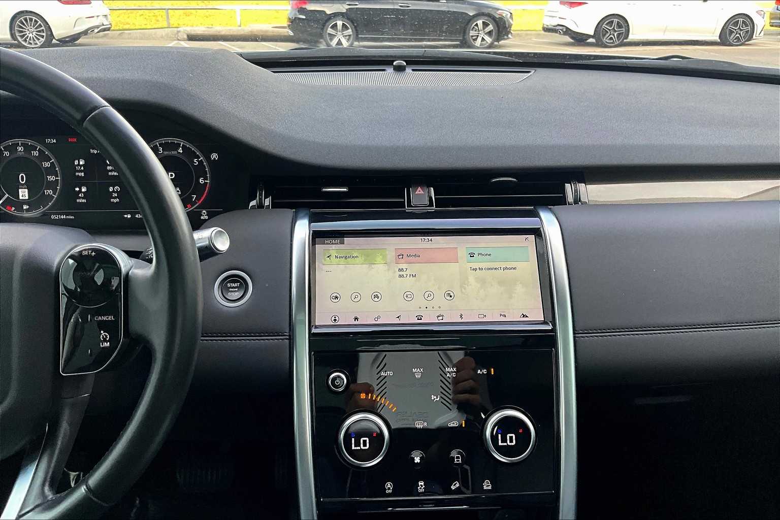 2020 Land Rover Discovery Sport SE photo 6