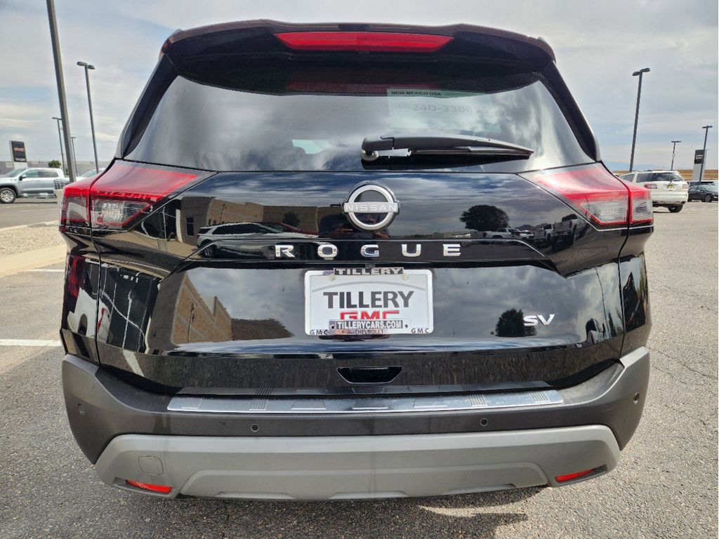 2023 Nissan Rogue SV photo 9