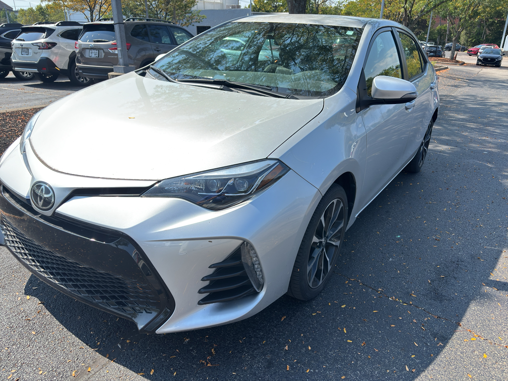 2019 Toyota Corolla SE photo 3