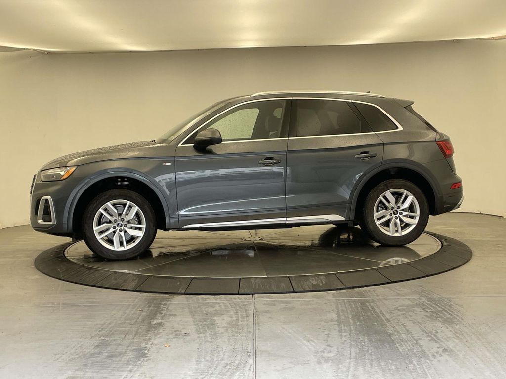 2023 Audi Q5 45 S line Premium photo 2