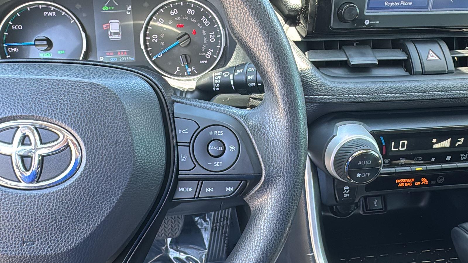 2021 Toyota RAV4 Hybrid XLE photo 16