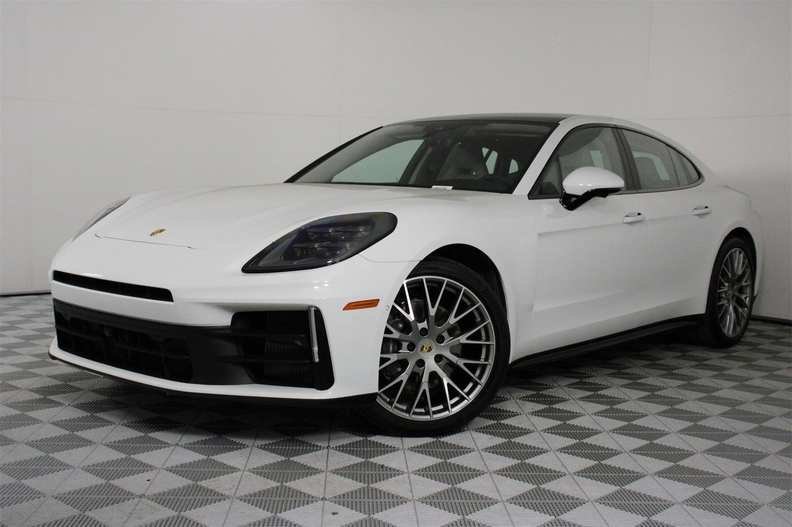 Certified Pre-Owned 2025 Porsche Panamera 