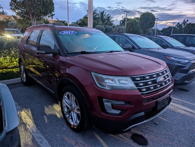 2017 Ford Explorer XLT photo 2