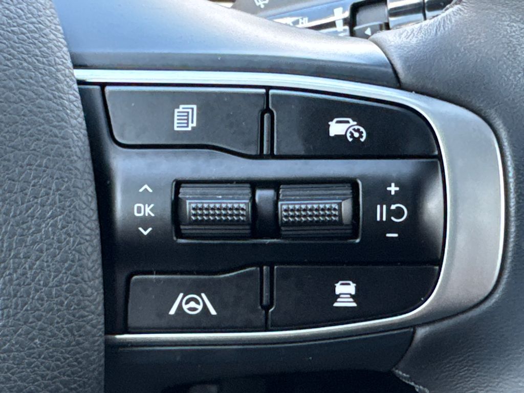 2025 Kia K5 GT-Line photo 23