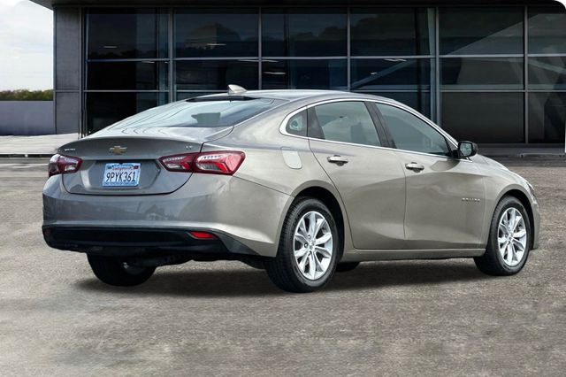 2022 Chevrolet Malibu photo 4