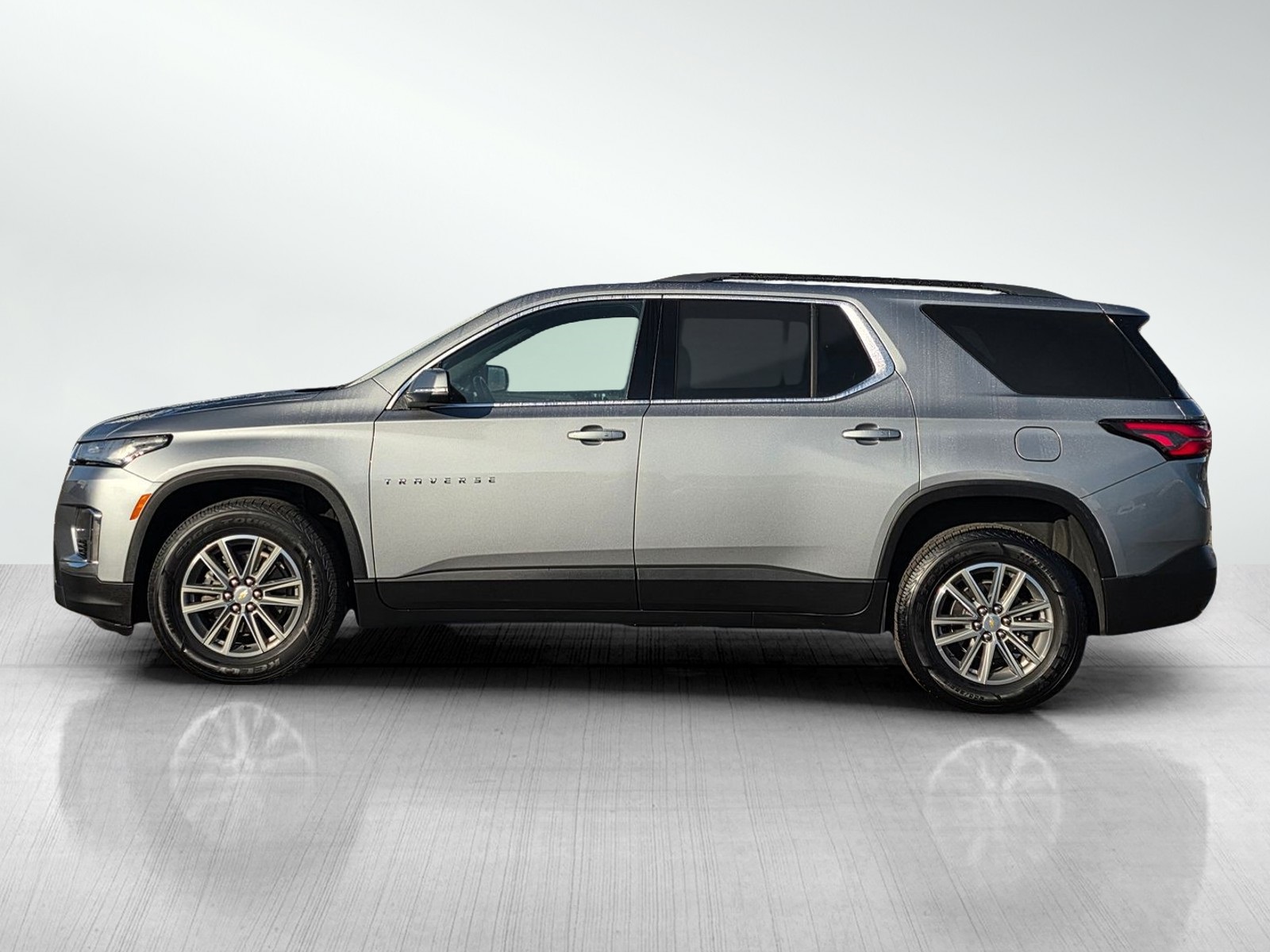 2023 Chevrolet Traverse Leather photo 2