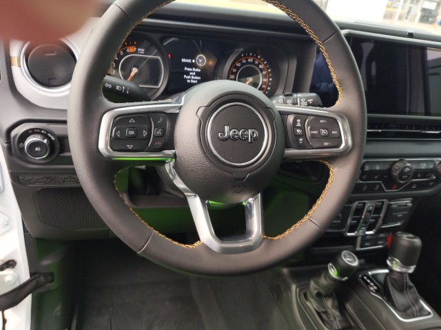 2024 Jeep Wrangler Sahara photo 18