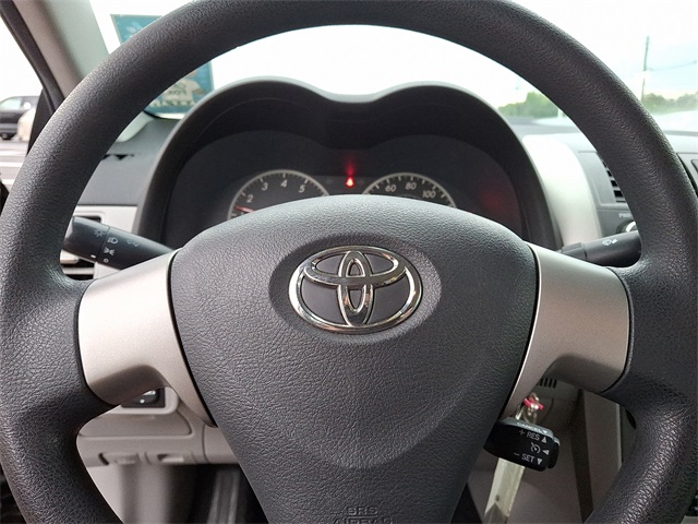 2011 Toyota Corolla LE photo 24