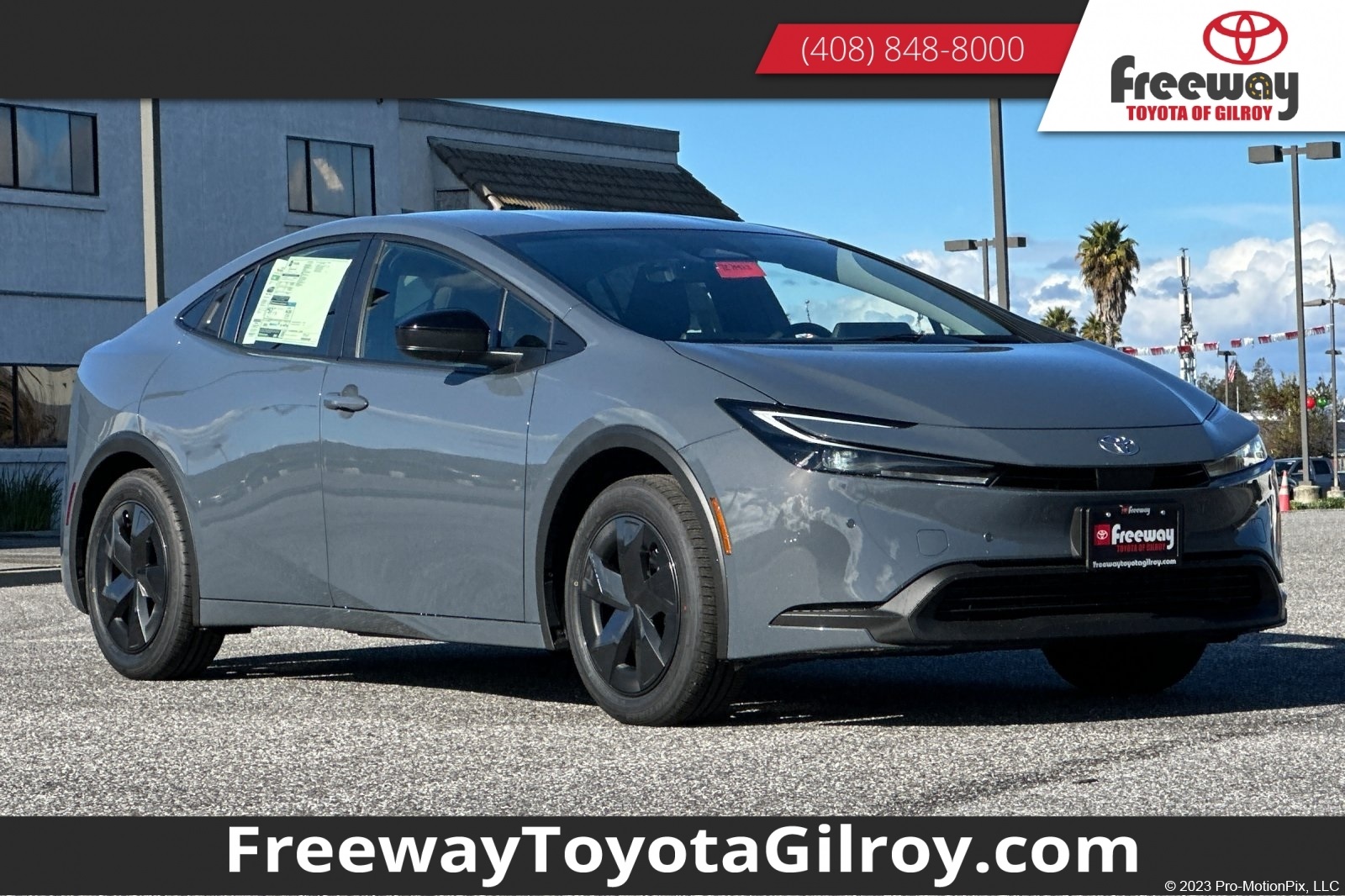 2026 Toyota Prius LE's photo