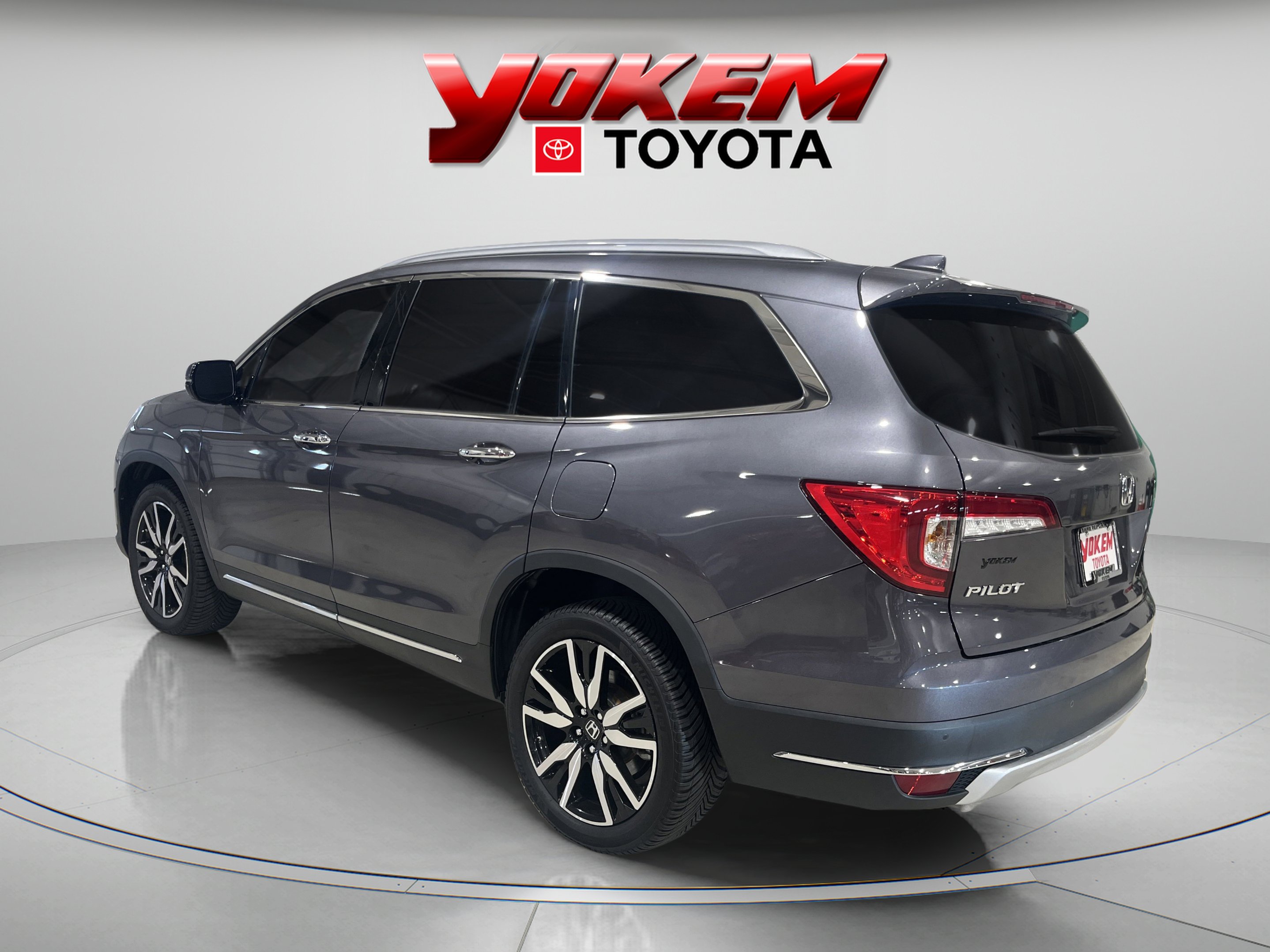 2022 Honda Pilot Touring photo 3