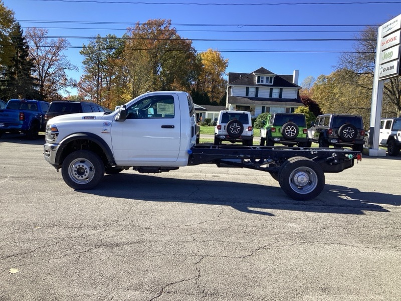2026 Ram 5500 Tradesman photo 3
