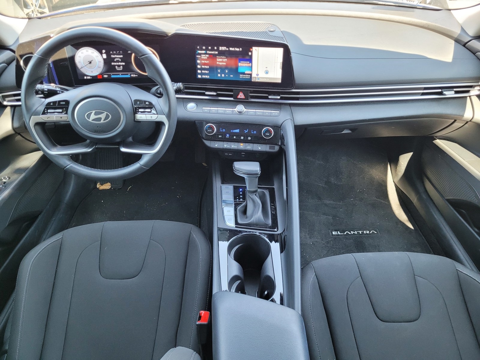2025 Hyundai Elantra SEL Convenience photo 22