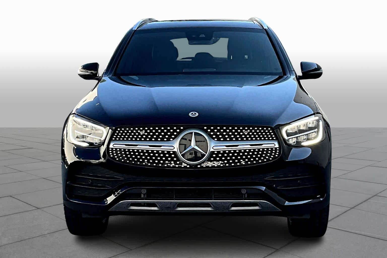 2022 Mercedes Benz GLC 300 photo 2