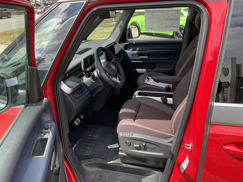 2025 Volkswagen ID. Buzz Pro Plus photo 9