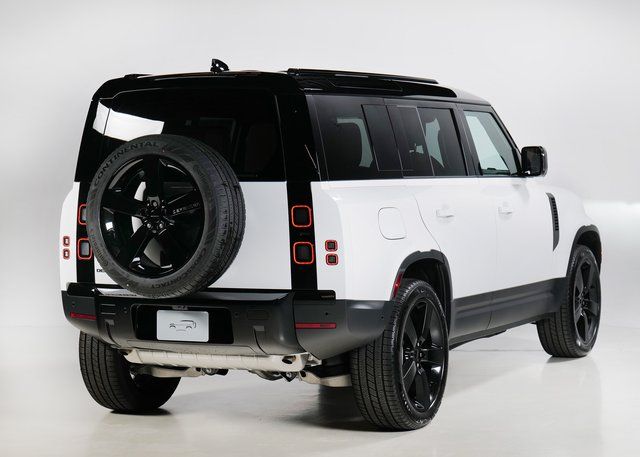 2026 Land Rover Defender 110 S photo 2