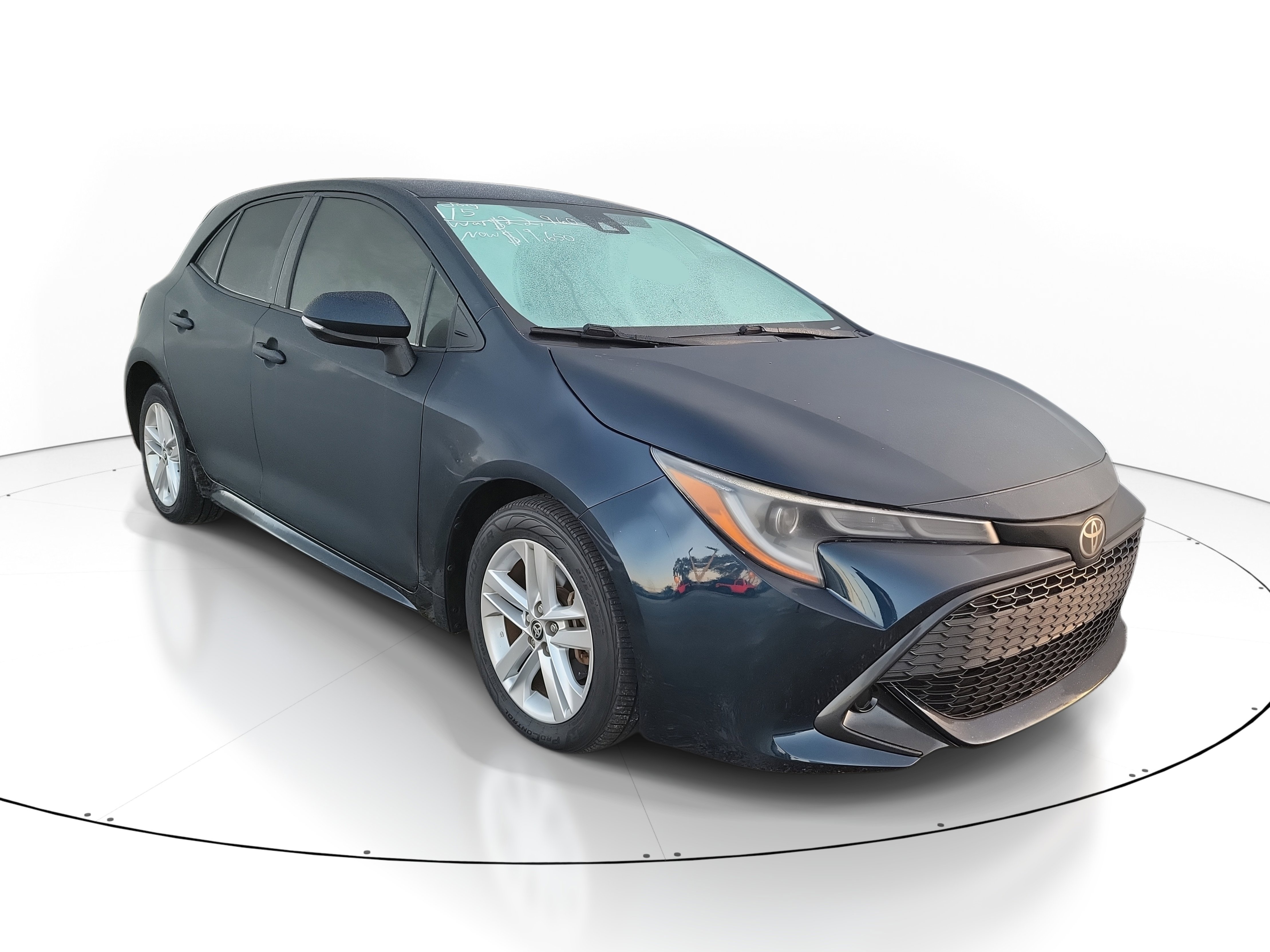 2020 Toyota Corolla Hatchback SE's photo