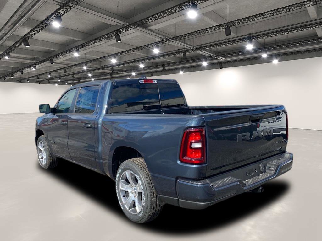 2025 Ram 1500 Tradesman photo 3