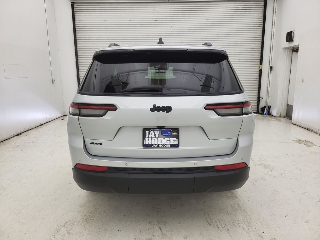 2024 Jeep Grand Cherokee Altitude photo 3