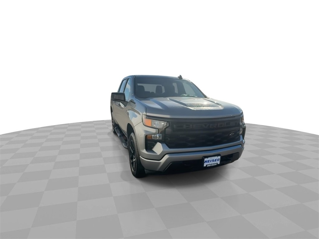 2023 Chevrolet Silverado 1500 Custom photo 3