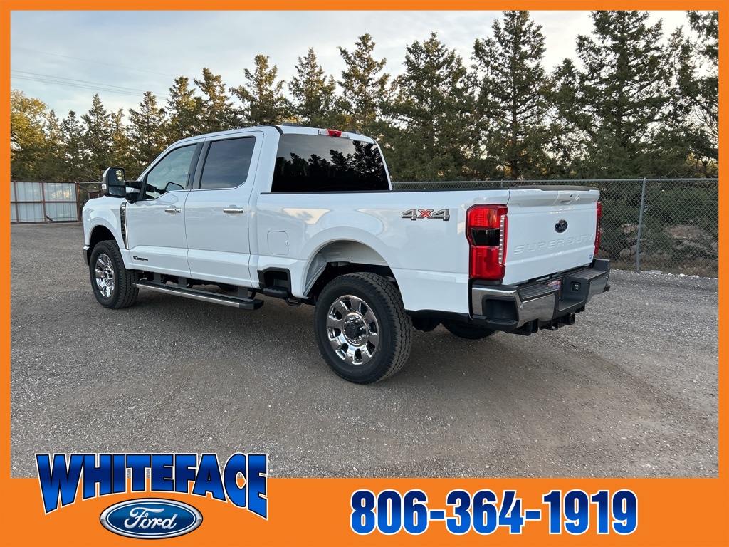 2026 Ford F-350 Lariat photo 3