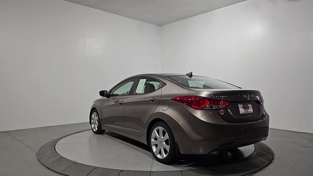 2013 Hyundai Elantra Limited photo 3