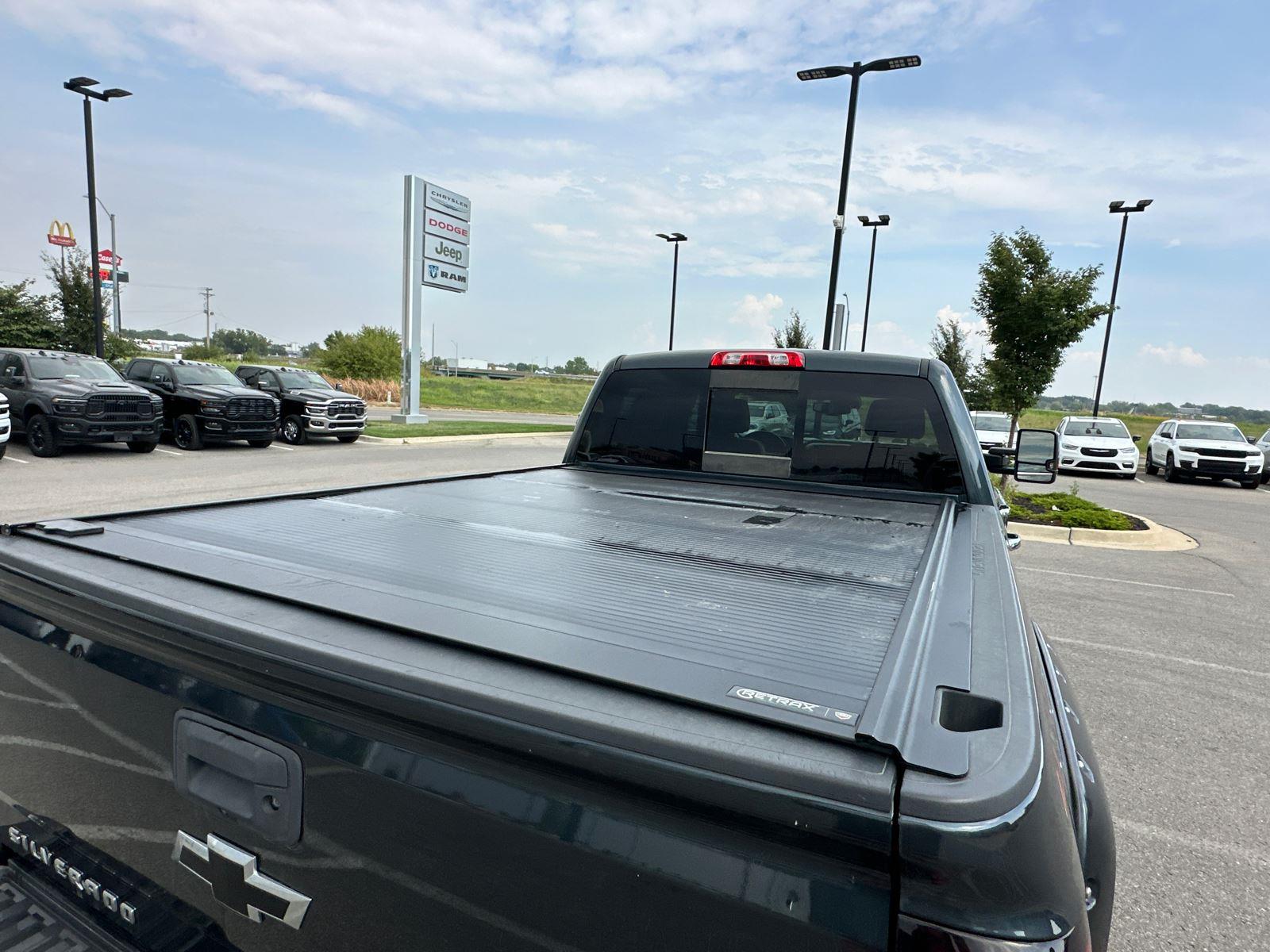2019 Chevrolet Silverado 2500HD High Country photo 3