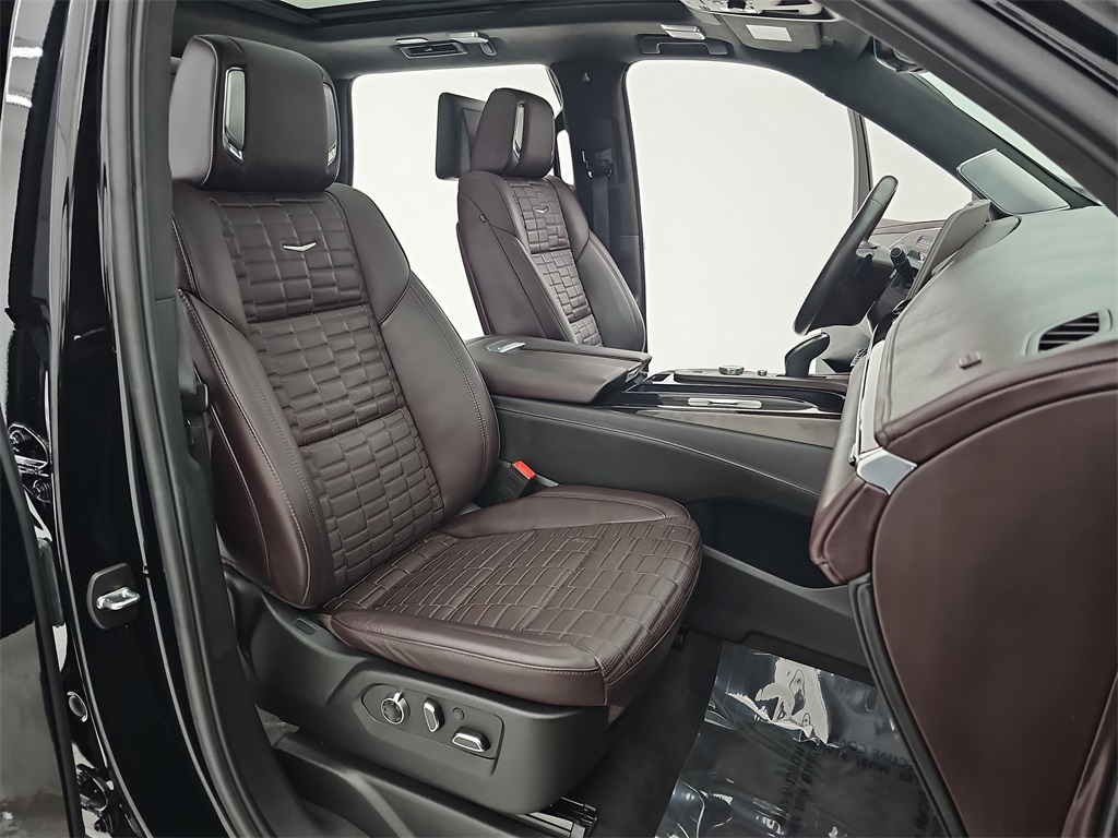 2024 Cadillac Escalade Sport Platinum photo 11