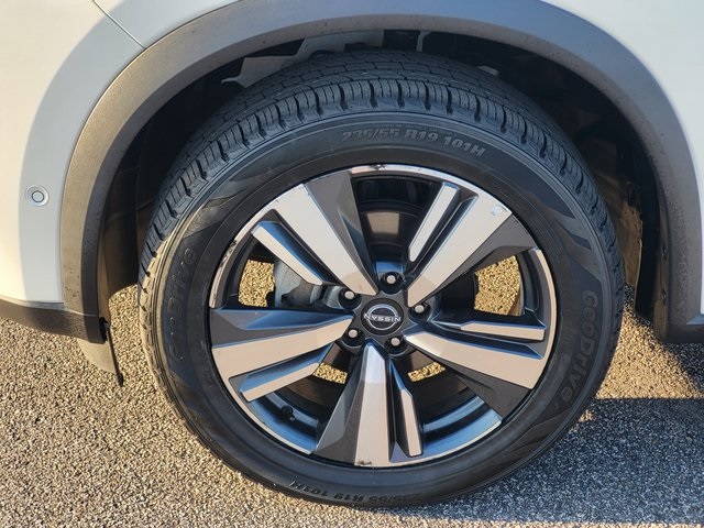 2023 Nissan Rogue SL photo 9