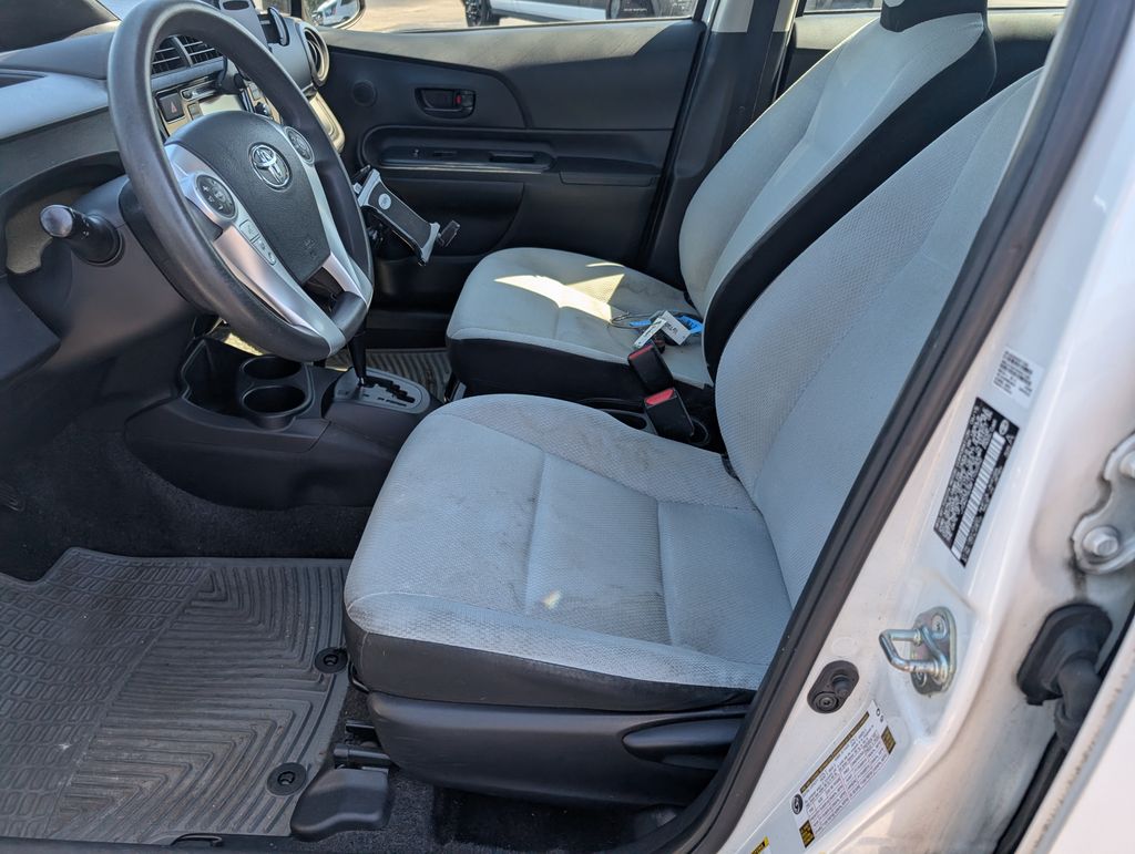 2015 Toyota Prius C Four photo 5