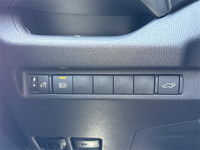 2025 Toyota RAV4 XLE photo 15