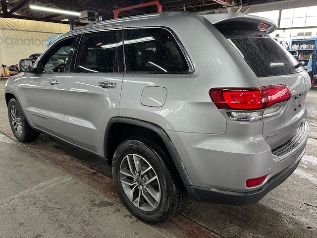 2020 Jeep Grand Cherokee Limited photo 2