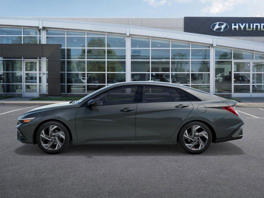 2025 Hyundai Elantra SEL Convenience photo 3