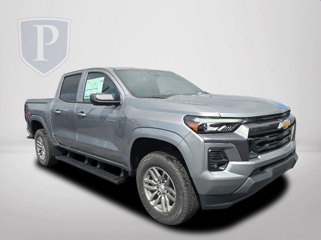 2025 Chevrolet Colorado Work Truck LT photo 2