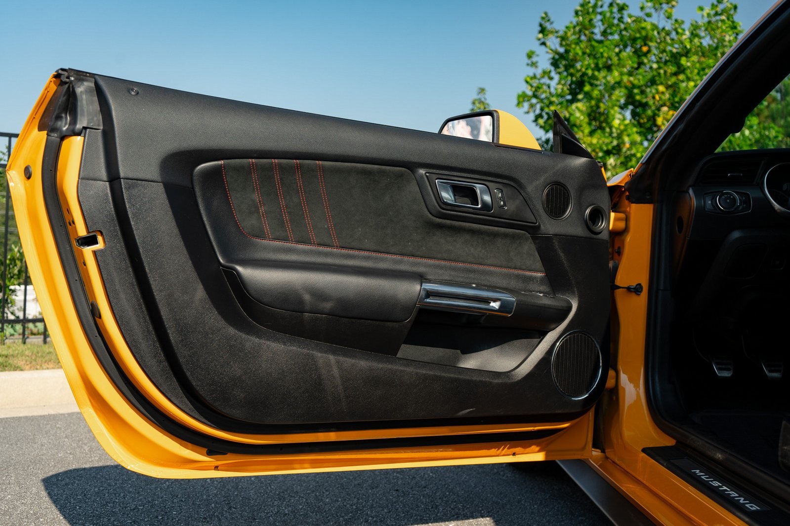 2022 Ford Mustang GT photo 24