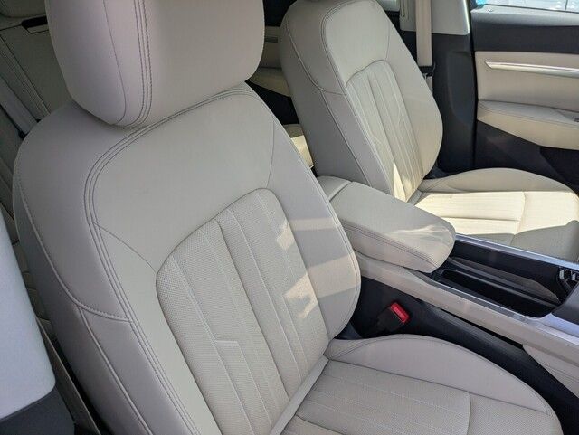 2022 Audi e-tron Premium Plus photo 29