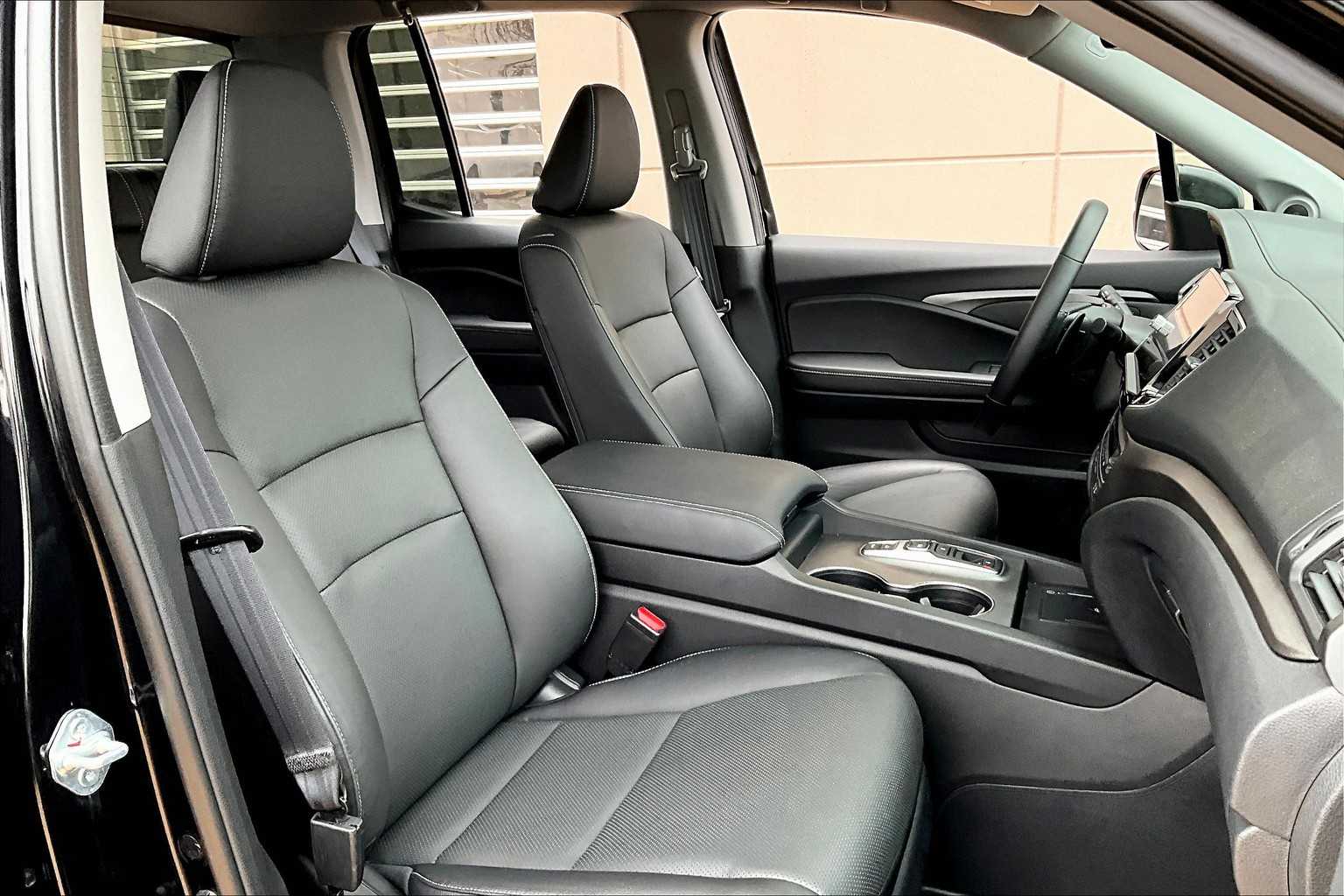 2024 Honda Ridgeline RTL photo 8