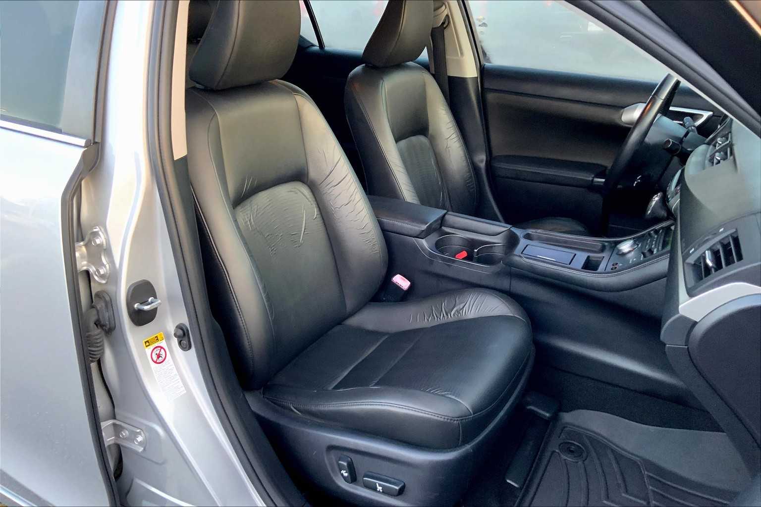 2013 Lexus CT 200h photo 8