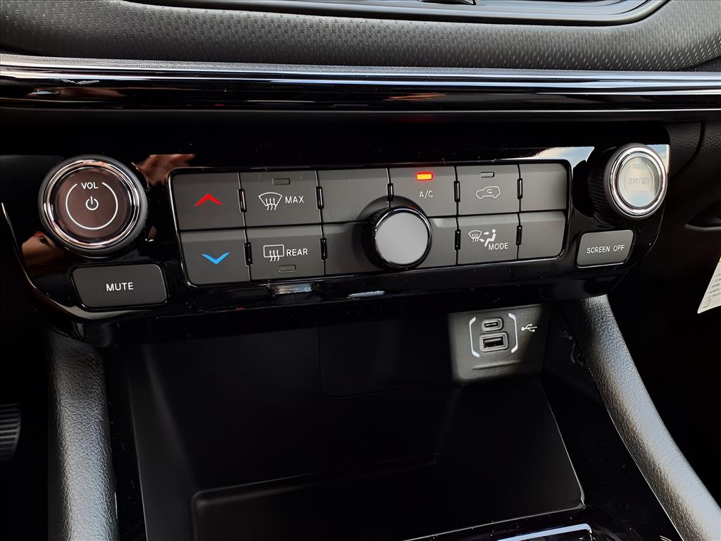 2026 Jeep Compass Latitude Altitude photo 10