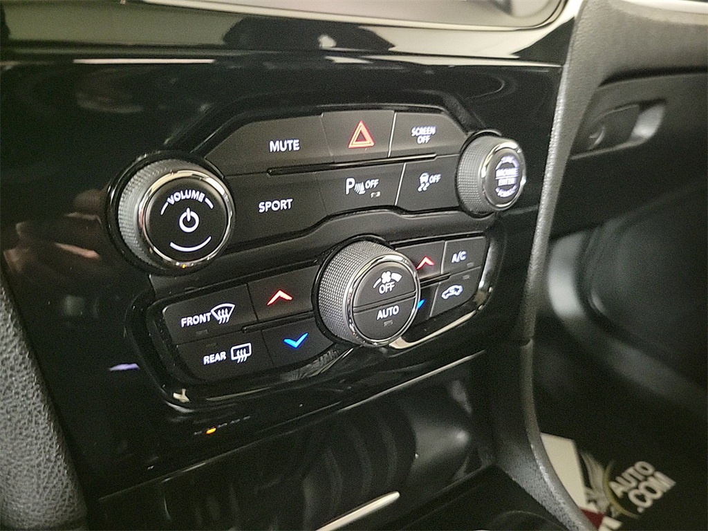 2023 CHRYSLER 300 - Image 19