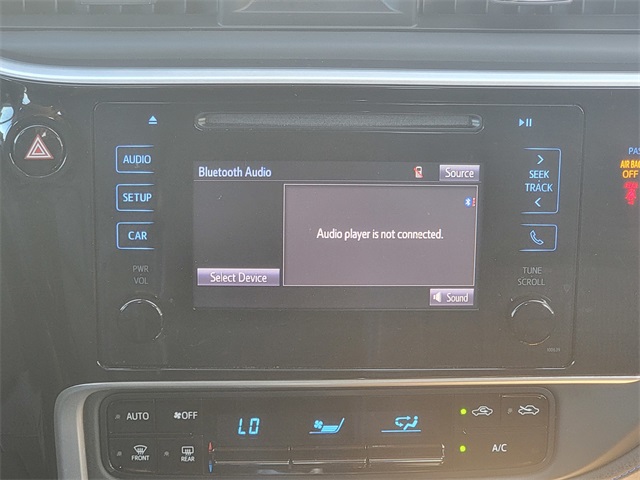 2018 Toyota Corolla SE photo 23