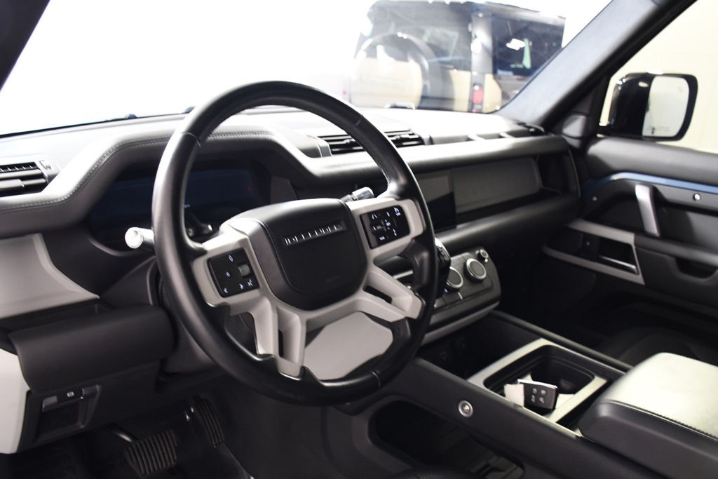 2022 Land Rover Defender 110 X-Dynamic HSE photo 12