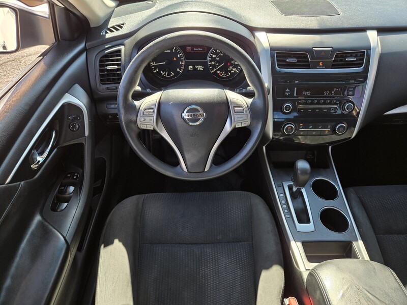 2015 Nissan Altima 2.5 S photo 8